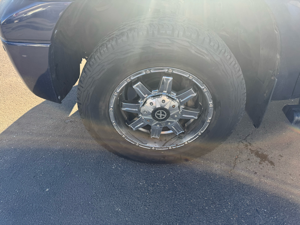 Toyota Tundra 4WD Truck CrewMax 5.7L V8 6-Spd AT LTD (Natl) 2011