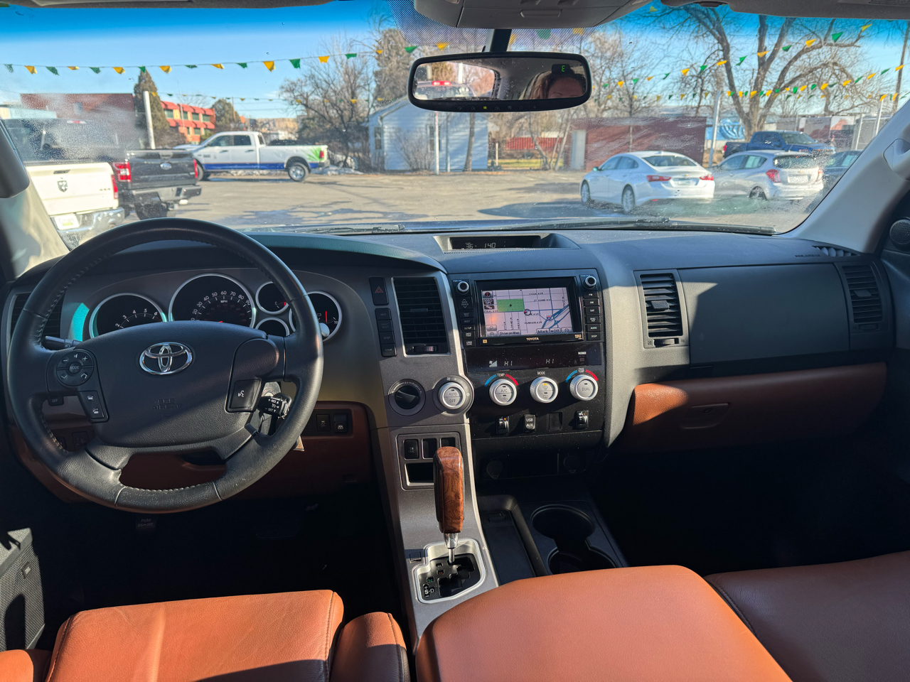 Toyota Tundra 4WD Truck CrewMax 5.7L V8 6-Spd AT LTD (Natl) 2011