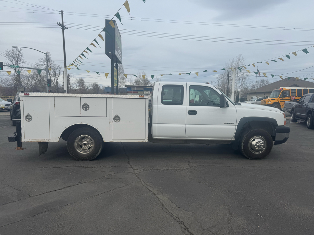 Chevrolet Silverado 3500 Ext Cab 161.5" WB, 60.4" CA 4WD LS 2006