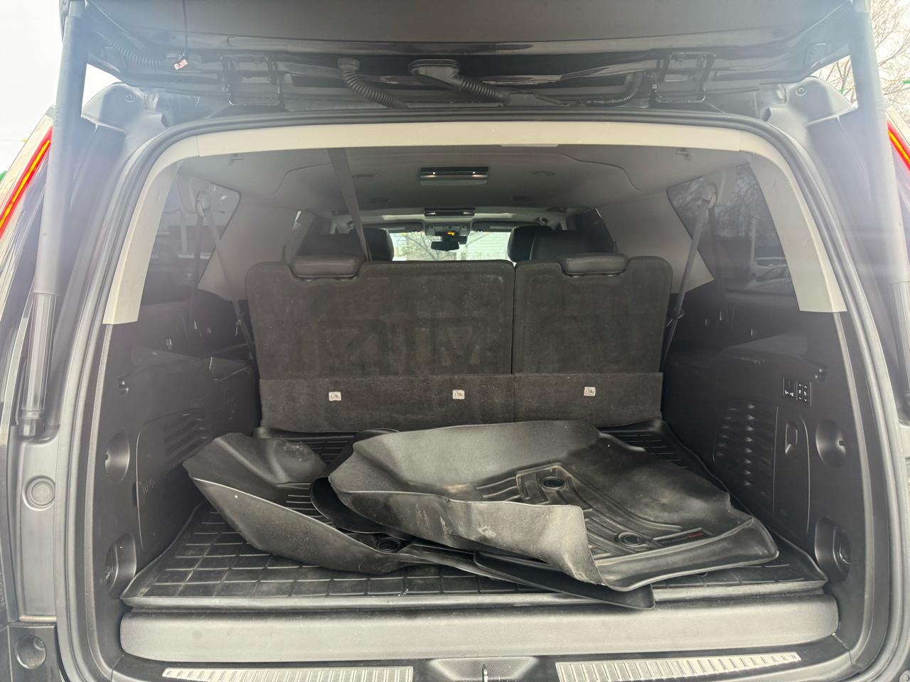 Cadillac Escalade ESV 4WD 4dr Premium Luxury 2017