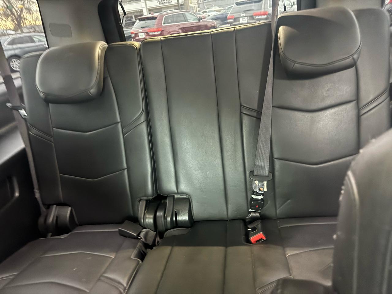 Cadillac Escalade ESV 4WD 4dr Premium Luxury 2017