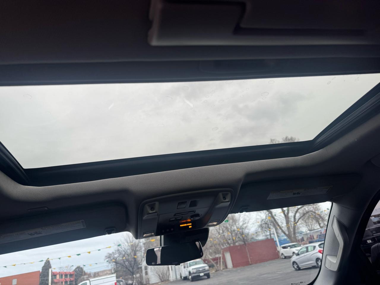 Cadillac Escalade ESV 4WD 4dr Premium Luxury 2017