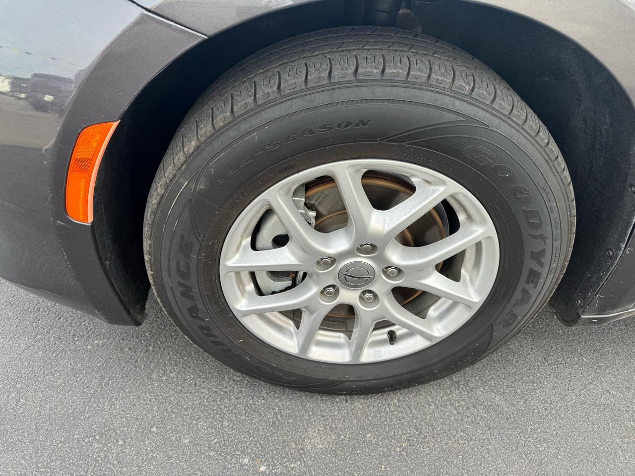 Chrysler Voyager LX FWD 2021