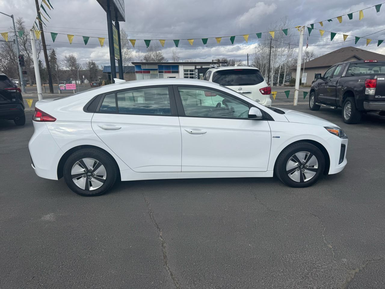 Hyundai Ioniq Hybrid Blue Hatchback 2020