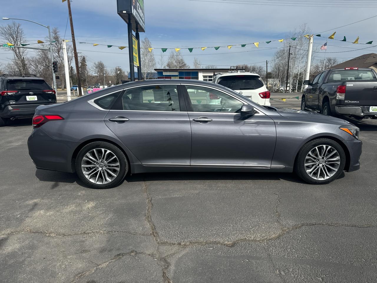 Hyundai Genesis 4dr Sdn V6 3.8L AWD 2015