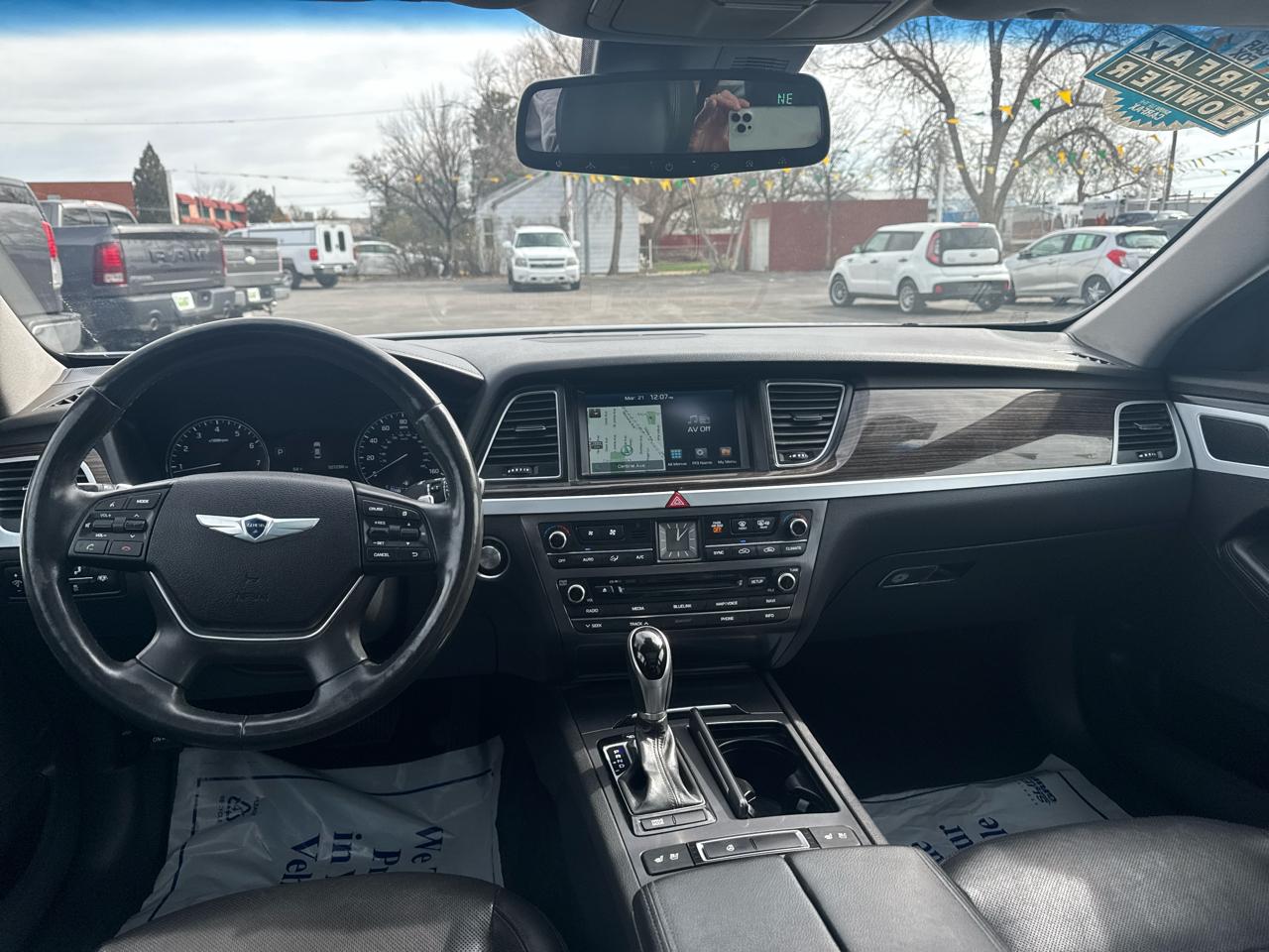 Hyundai Genesis 4dr Sdn V6 3.8L AWD 2015