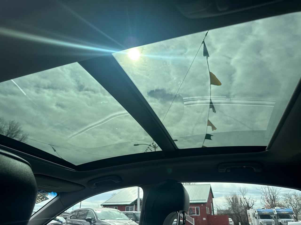 Hyundai Genesis 4dr Sdn V6 3.8L AWD 2015