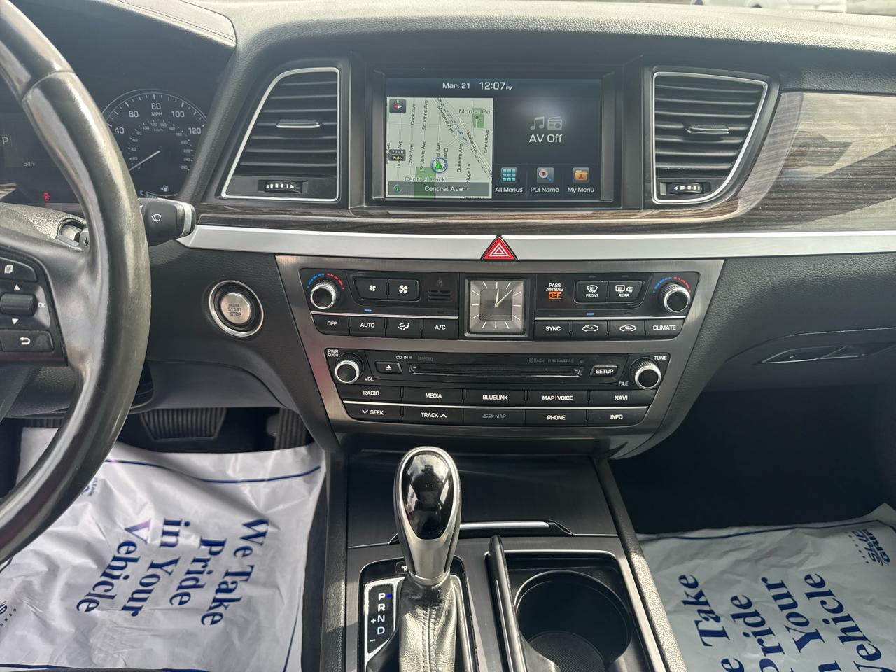 Hyundai Genesis 4dr Sdn V6 3.8L AWD 2015