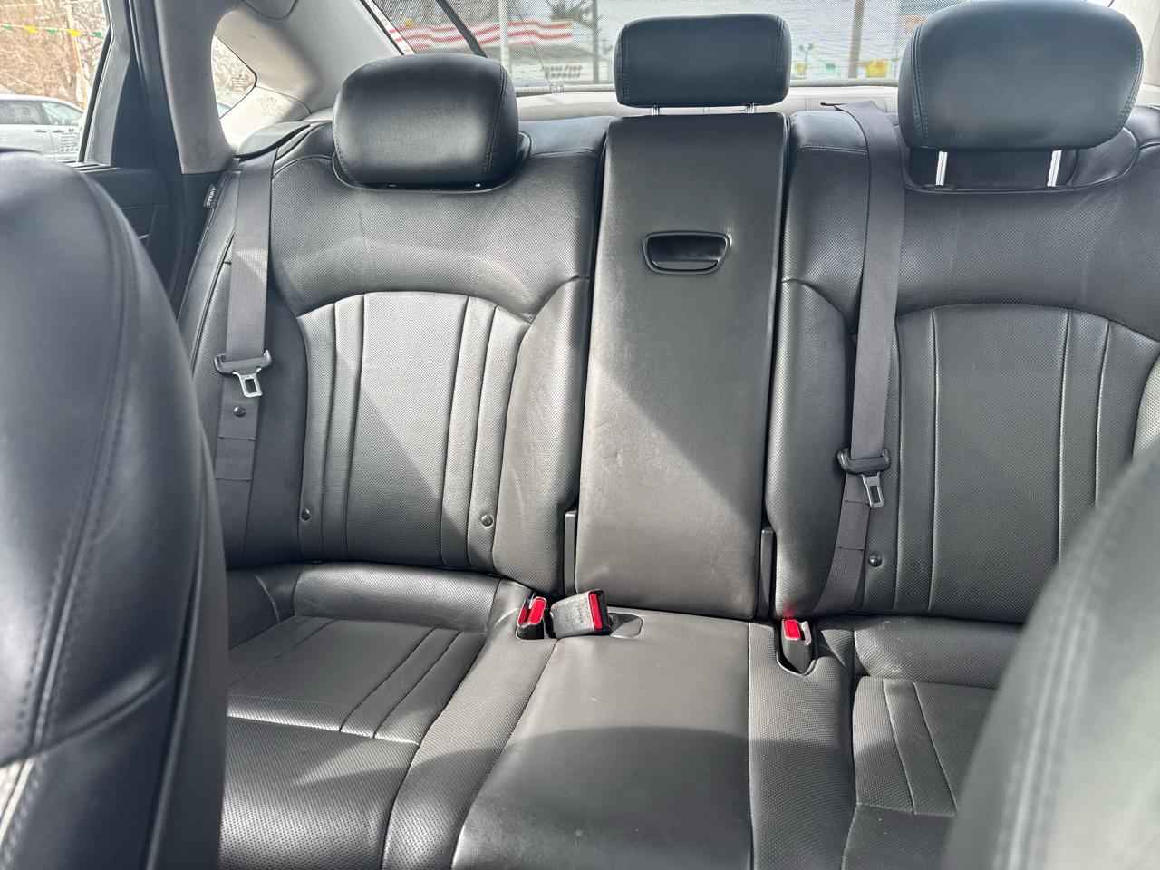 Hyundai Genesis 4dr Sdn V6 3.8L AWD 2015