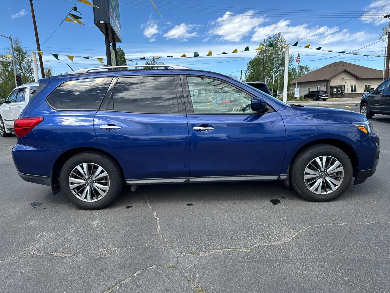 Nissan Pathfinder FWD SL 2017
