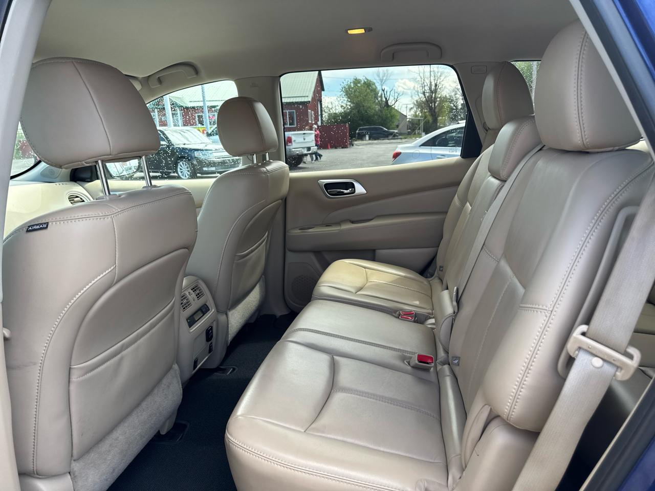 Nissan Pathfinder FWD SL 2017