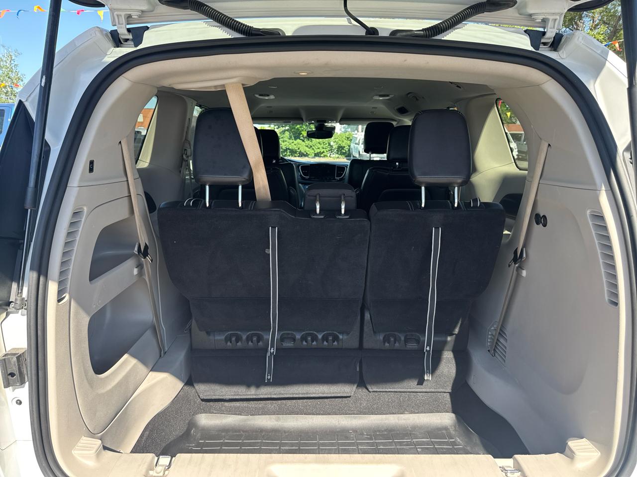 Chrysler Pacifica Touring L FWD 2022