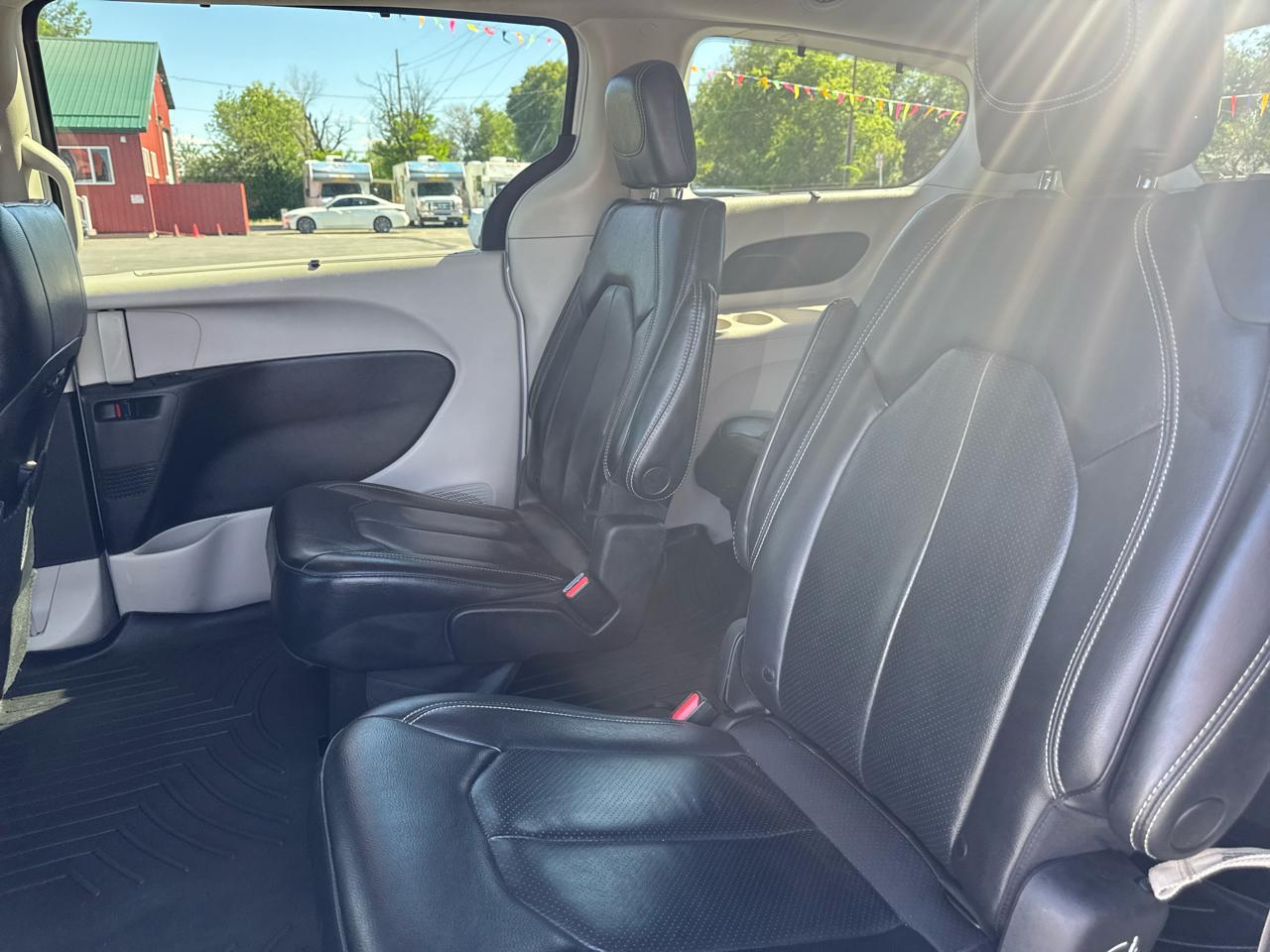 Chrysler Pacifica Touring L FWD 2022
