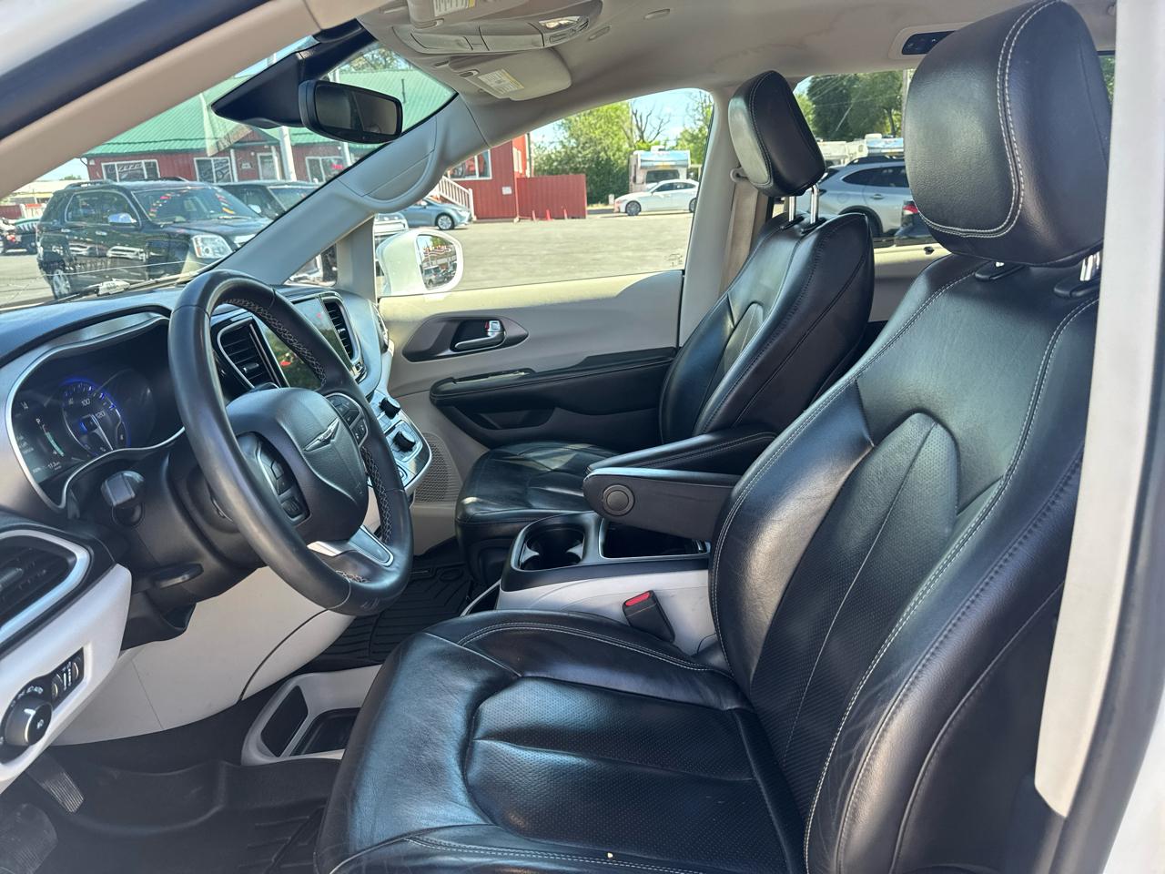 Chrysler Pacifica Touring L FWD 2022