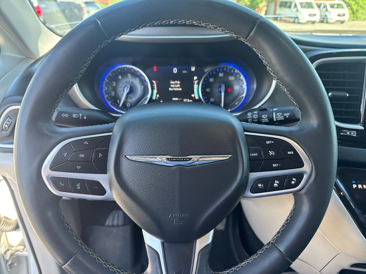 Chrysler Pacifica Touring L FWD 2022