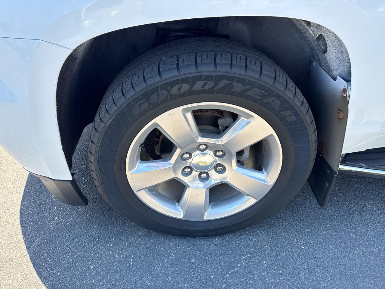 Chevrolet Suburban 4WD 4dr 1500 Premier 2018