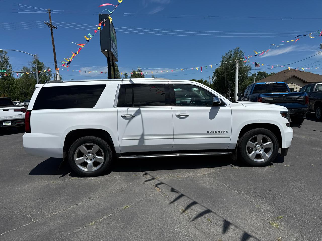 Chevrolet Suburban 4WD 4dr 1500 Premier 2018