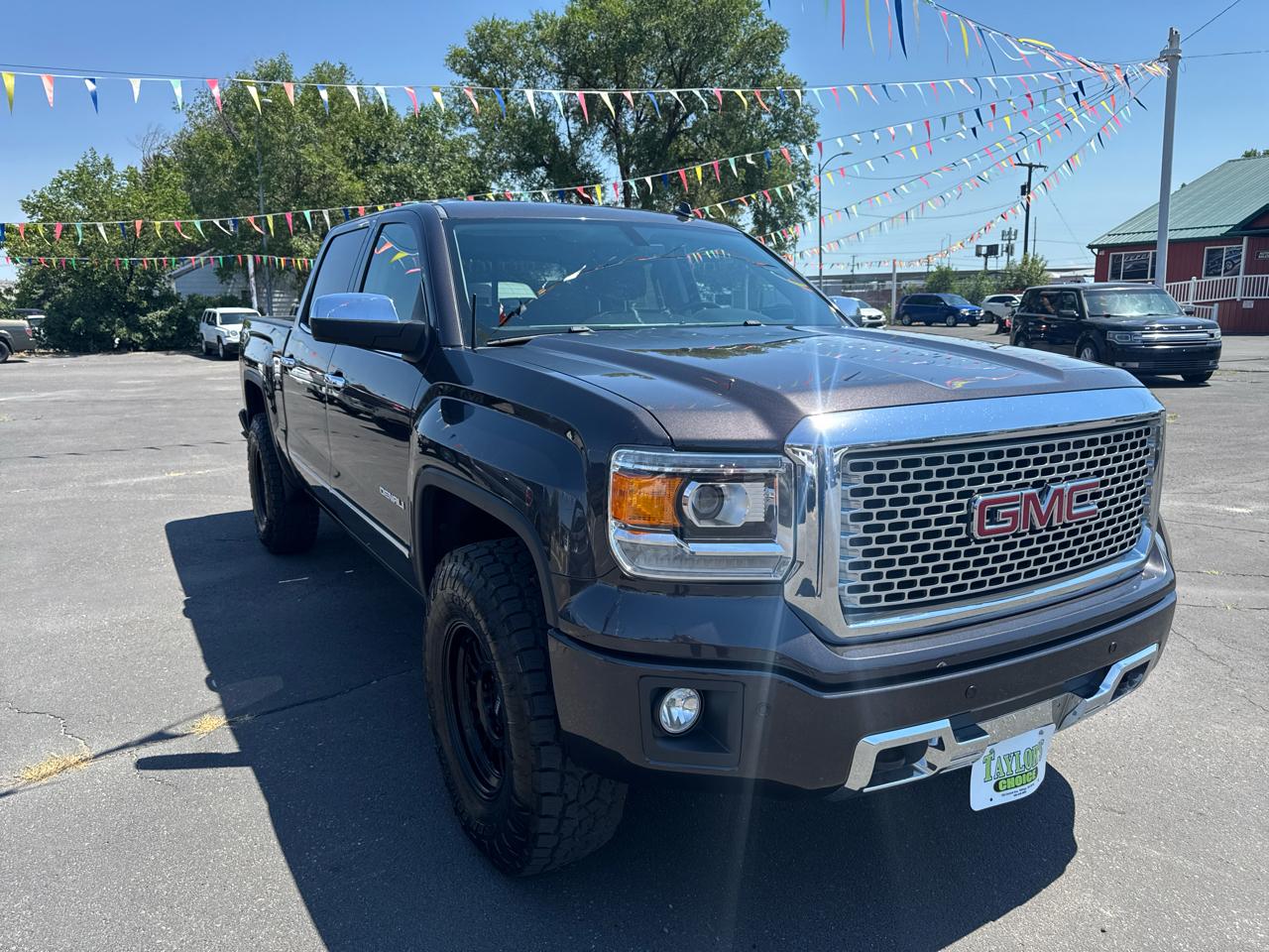 GMC Sierra 1500 4WD Crew Cab 143.5" Denali 2014