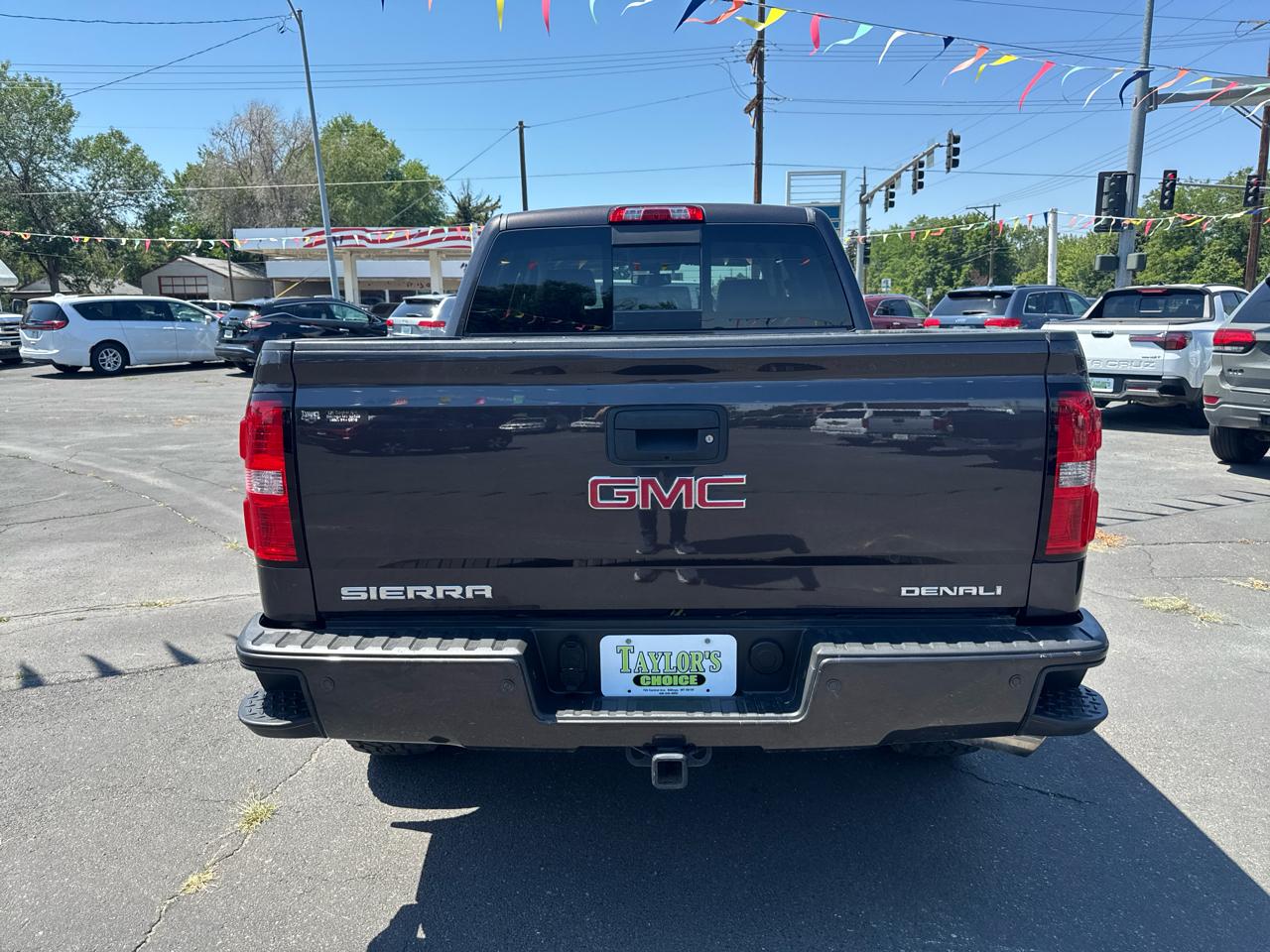 GMC Sierra 1500 4WD Crew Cab 143.5" Denali 2014
