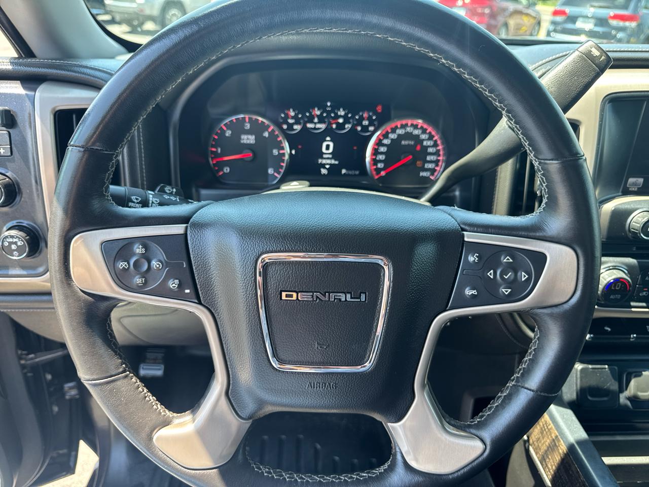 GMC Sierra 1500 4WD Crew Cab 143.5" Denali 2014