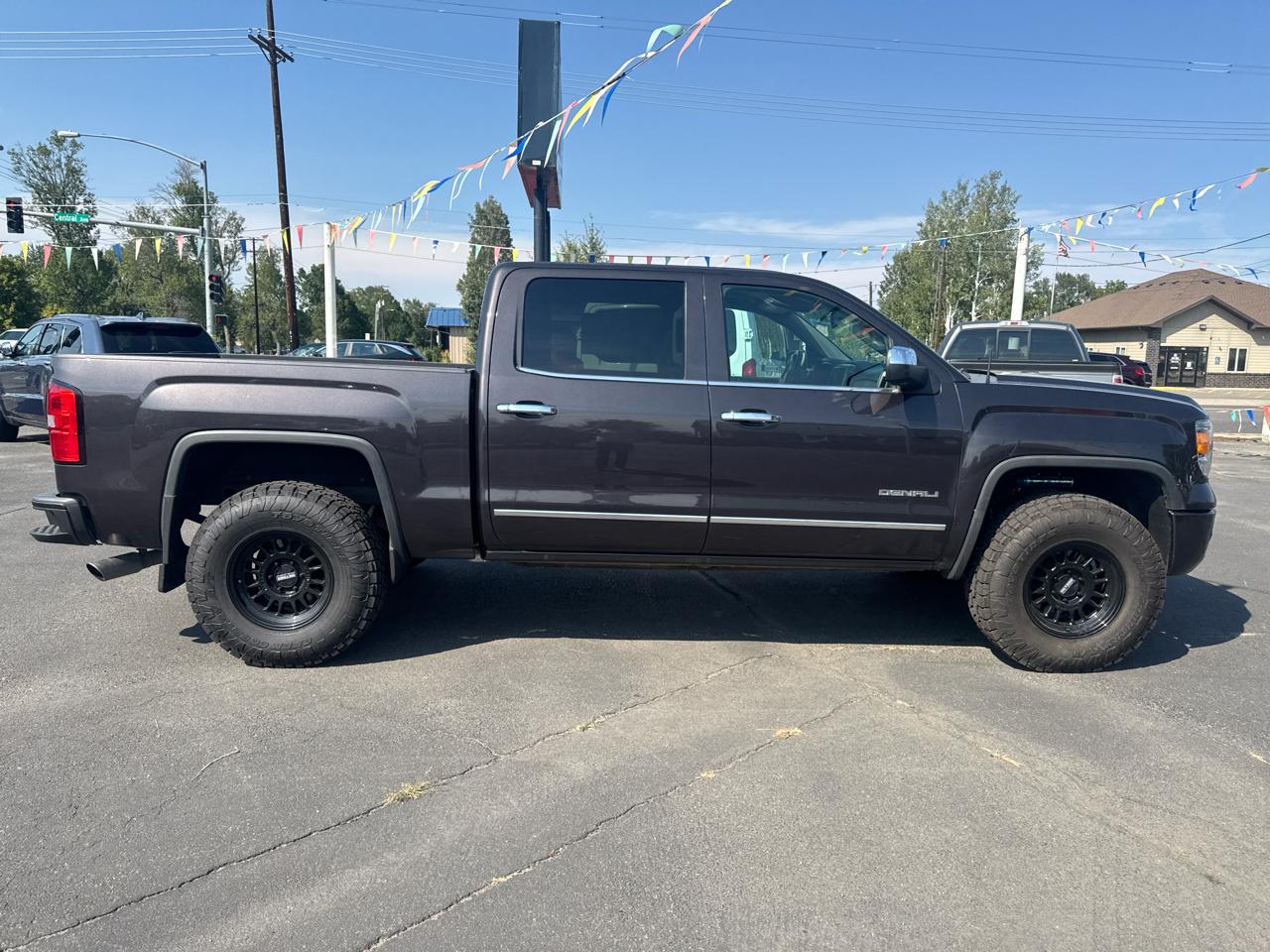 GMC Sierra 1500 4WD Crew Cab 143.5" Denali 2014