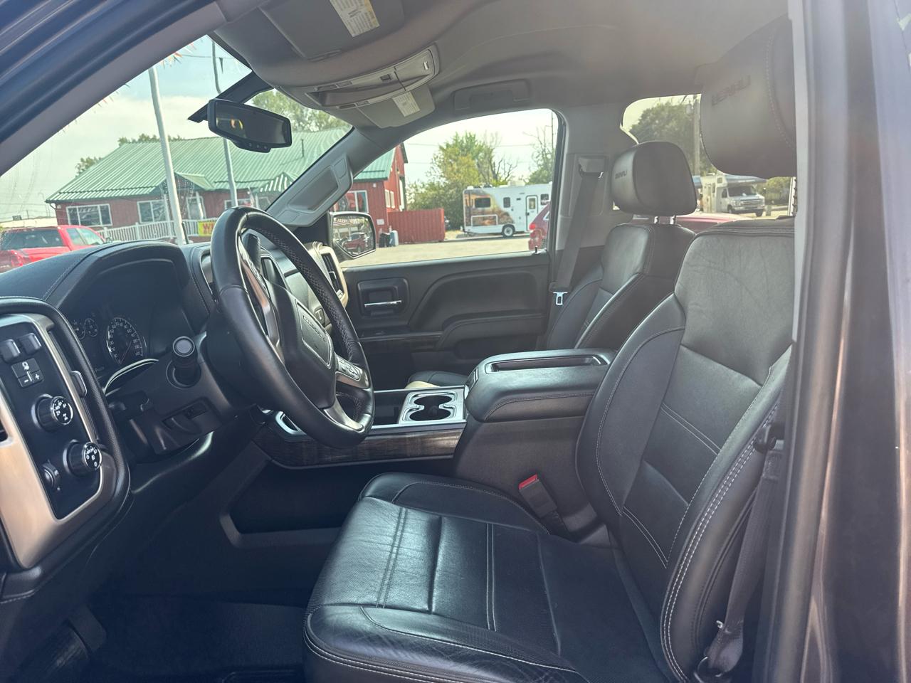 GMC Sierra 1500 4WD Crew Cab 143.5" Denali 2014