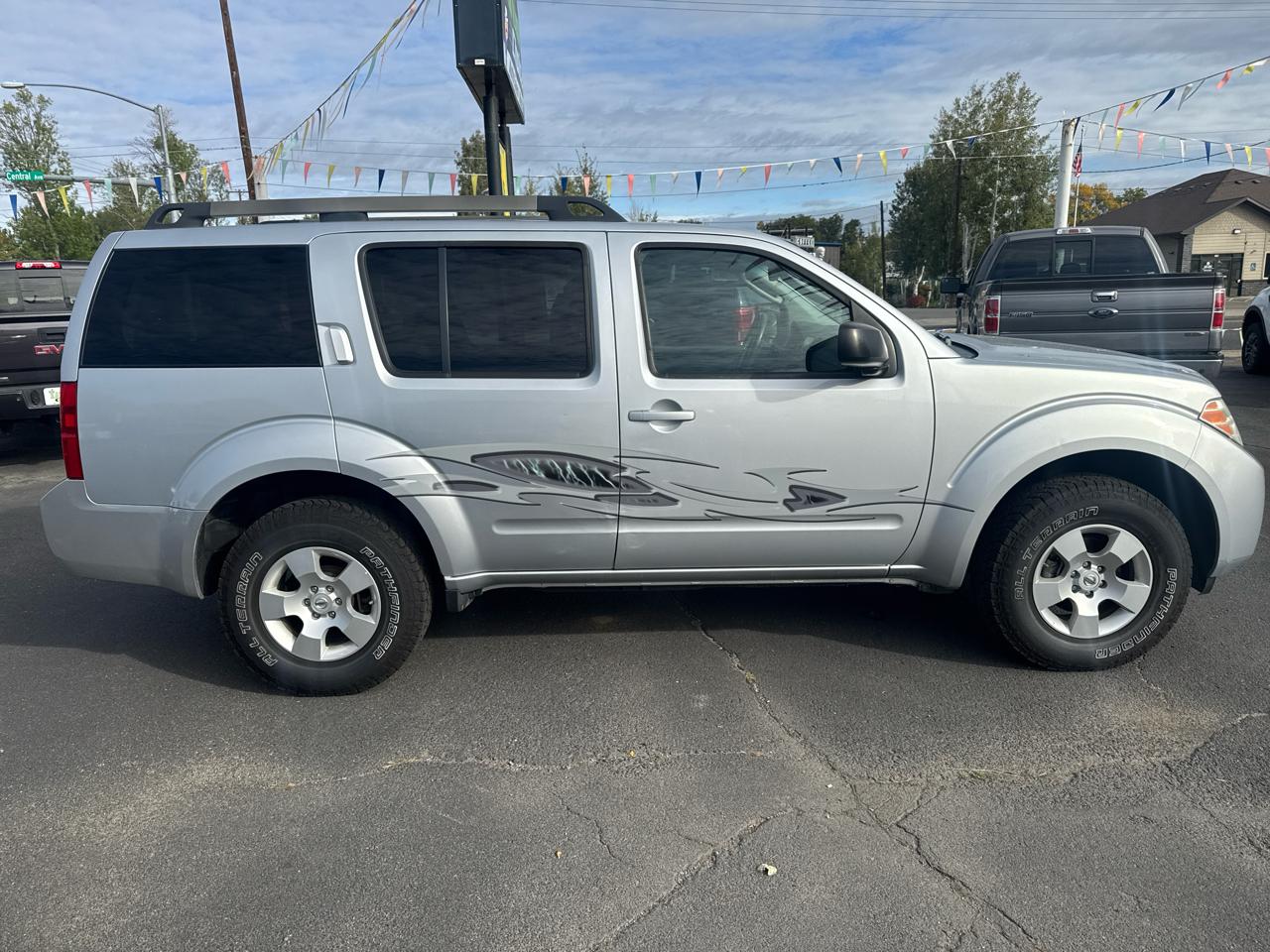 Nissan Pathfinder 4WD 4dr V6 S 2011
