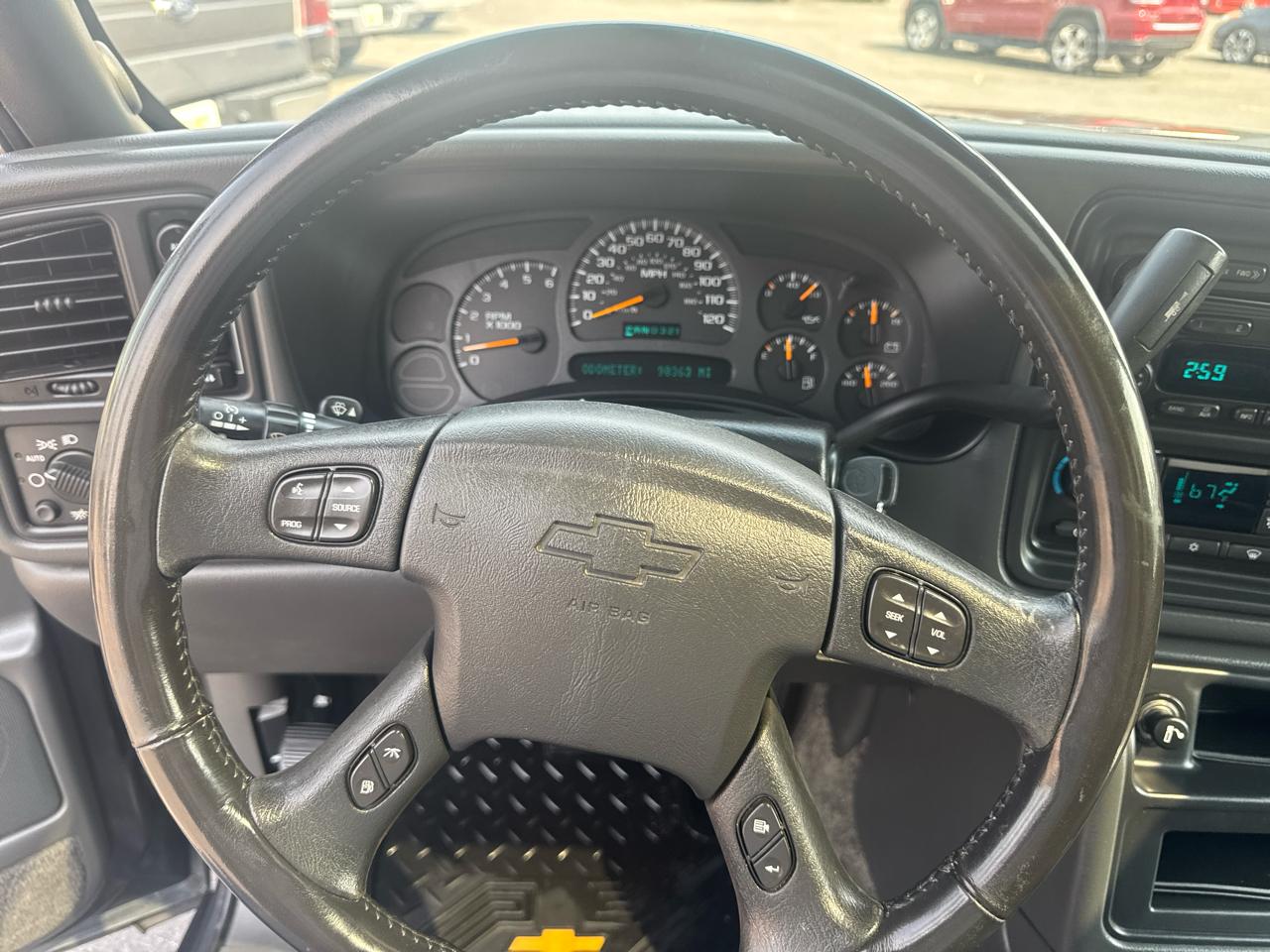Chevrolet Avalanche 1500 5dr Crew Cab 130" WB 4WD 2003
