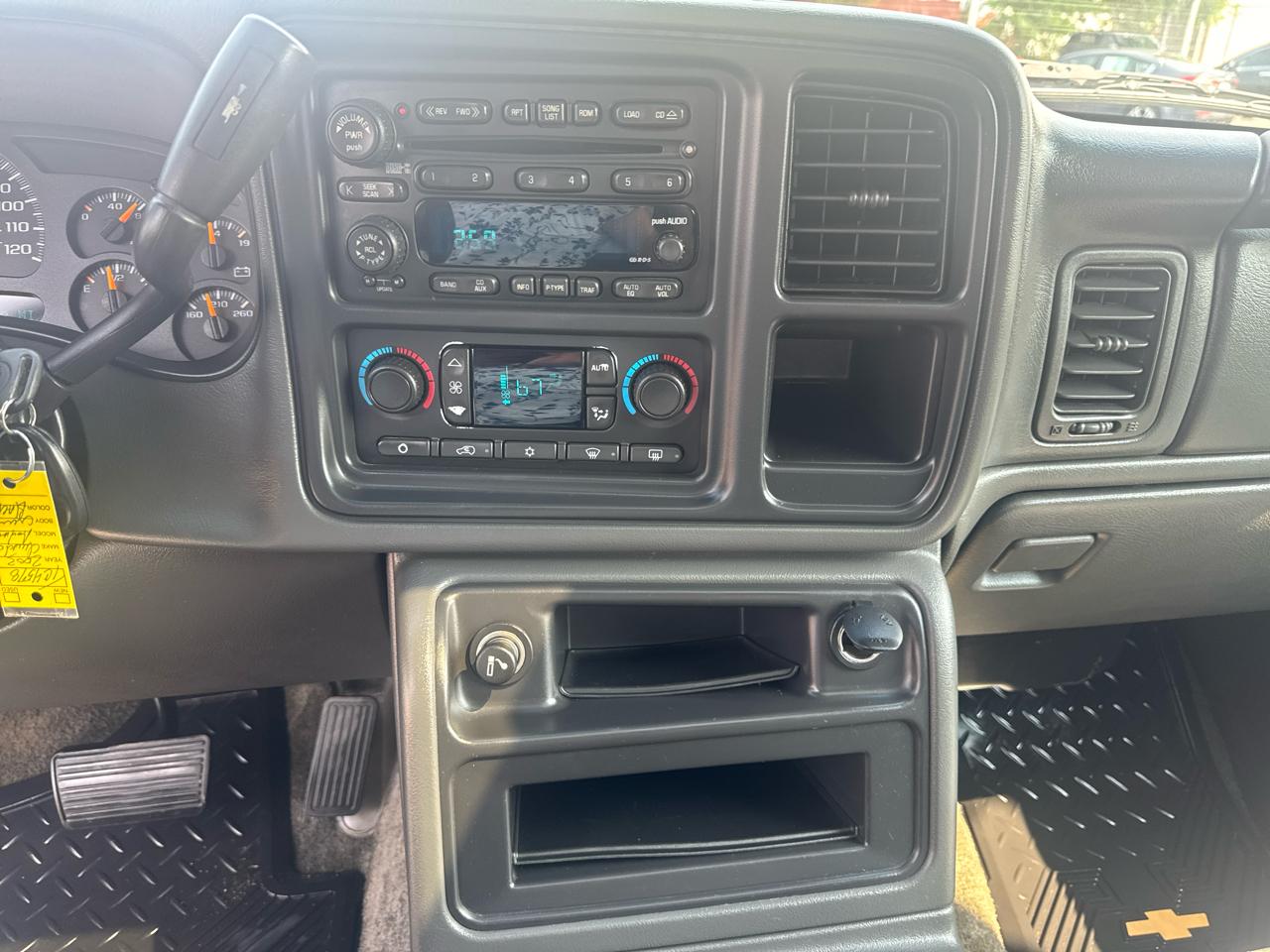 Chevrolet Avalanche 1500 5dr Crew Cab 130" WB 4WD 2003