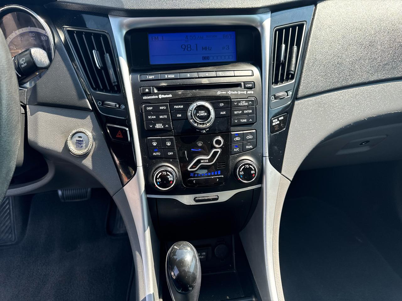 Hyundai Sonata 4dr Sdn 2.4L Auto Ltd 2011