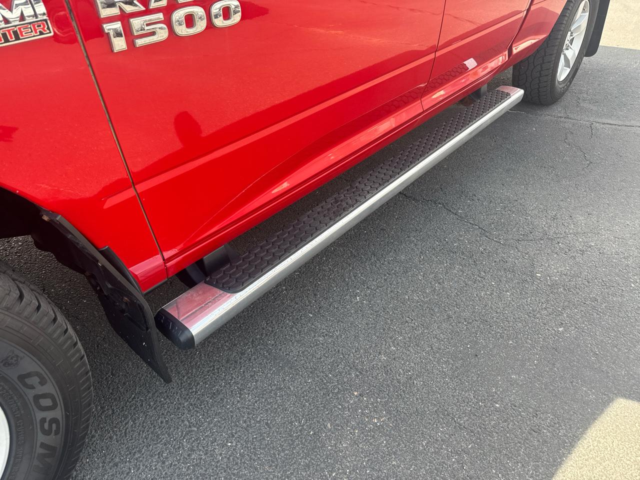 RAM 1500 4WD Quad Cab 140.5" SLT 2017