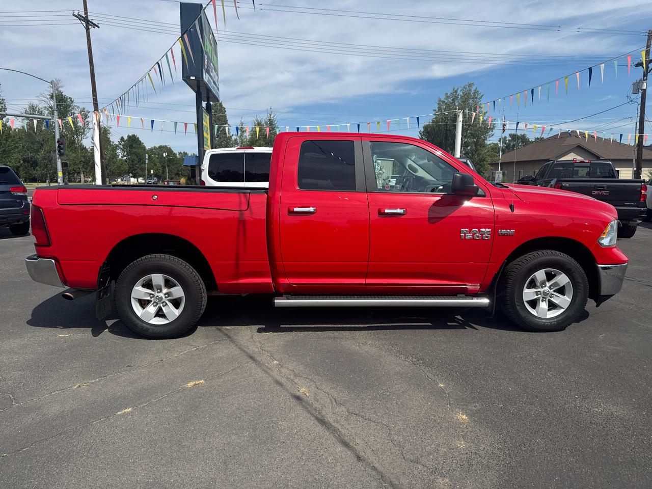 RAM 1500 4WD Quad Cab 140.5" SLT 2017