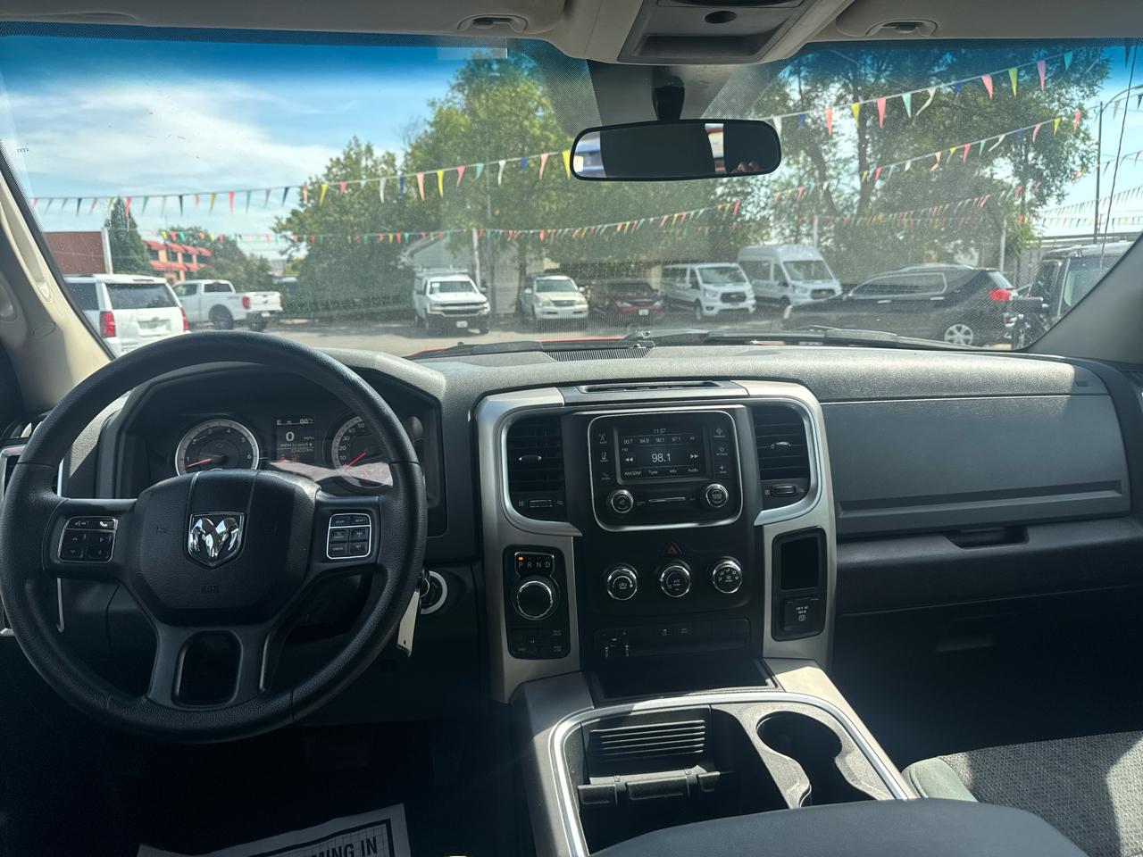 RAM 1500 4WD Quad Cab 140.5" SLT 2017