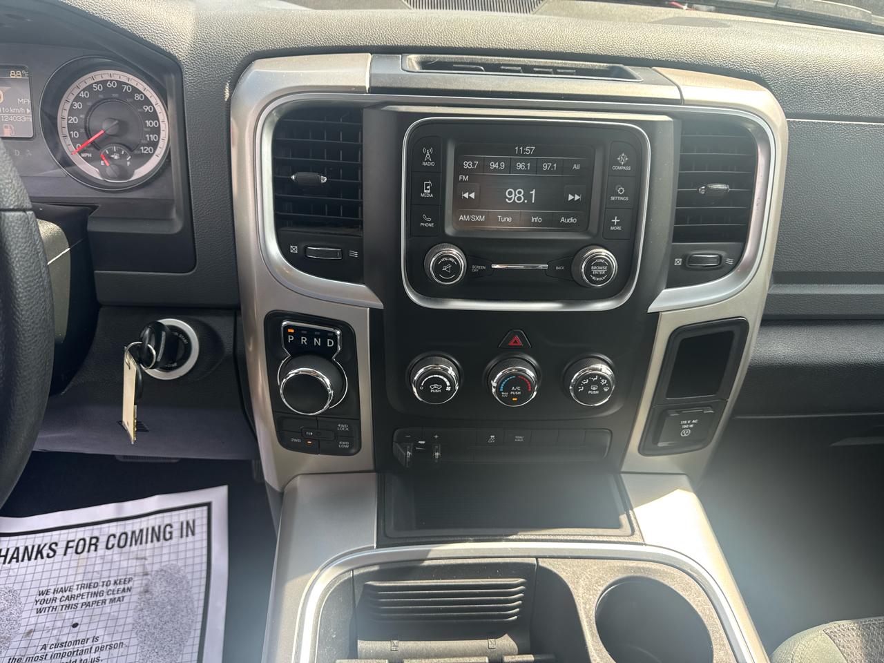 RAM 1500 4WD Quad Cab 140.5" SLT 2017