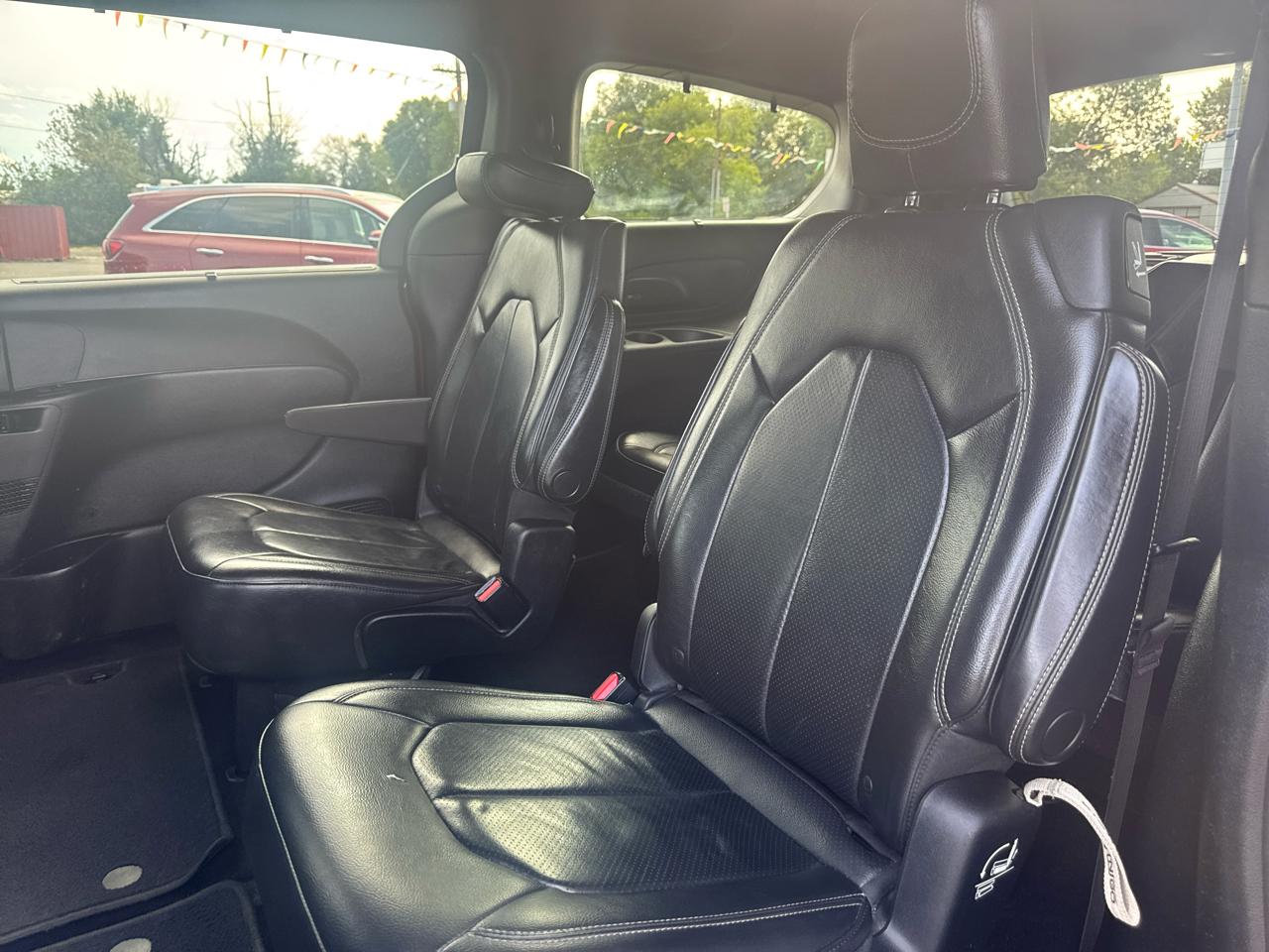 Chrysler Pacifica Touring L FWD 2018