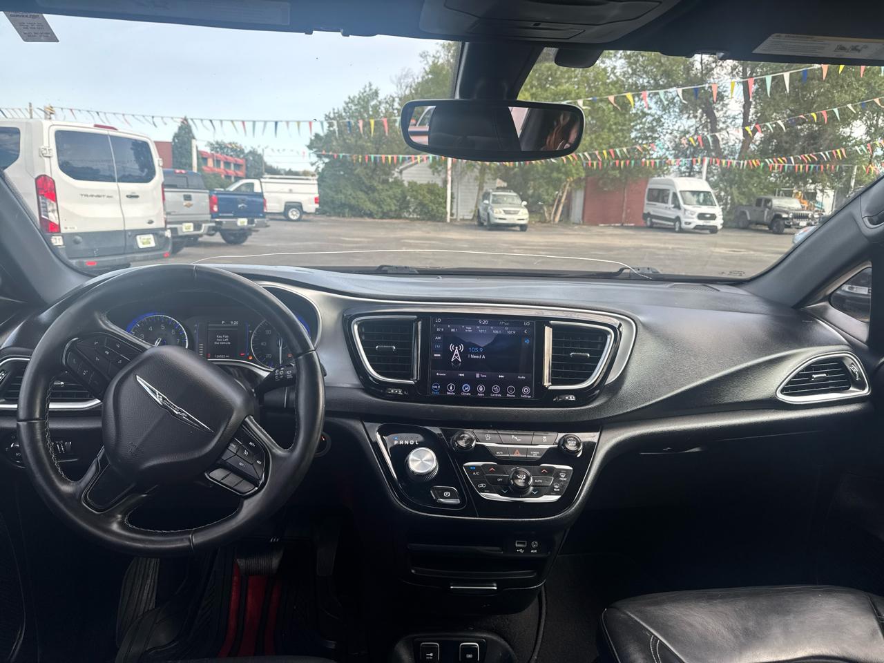 Chrysler Pacifica Touring L FWD 2018