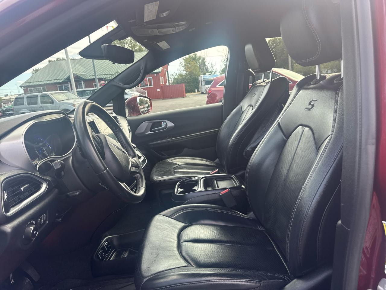Chrysler Pacifica Touring L FWD 2018