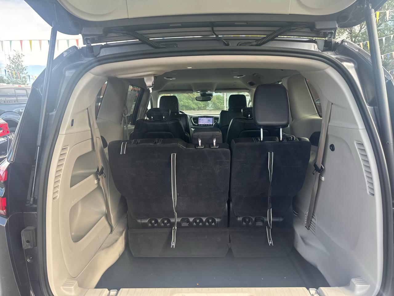 Chrysler Pacifica Touring L FWD 2022