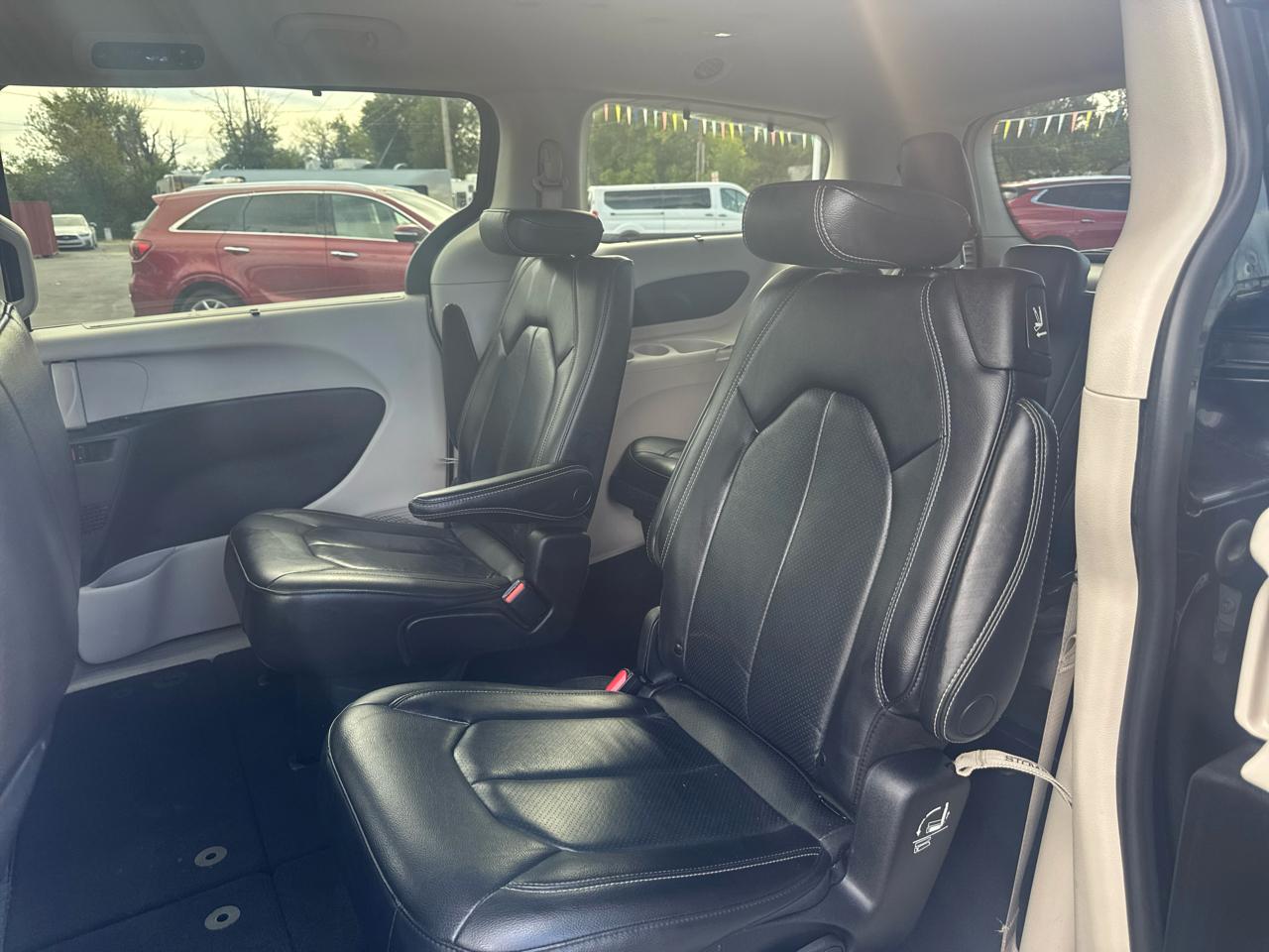 Chrysler Pacifica Touring L FWD 2022