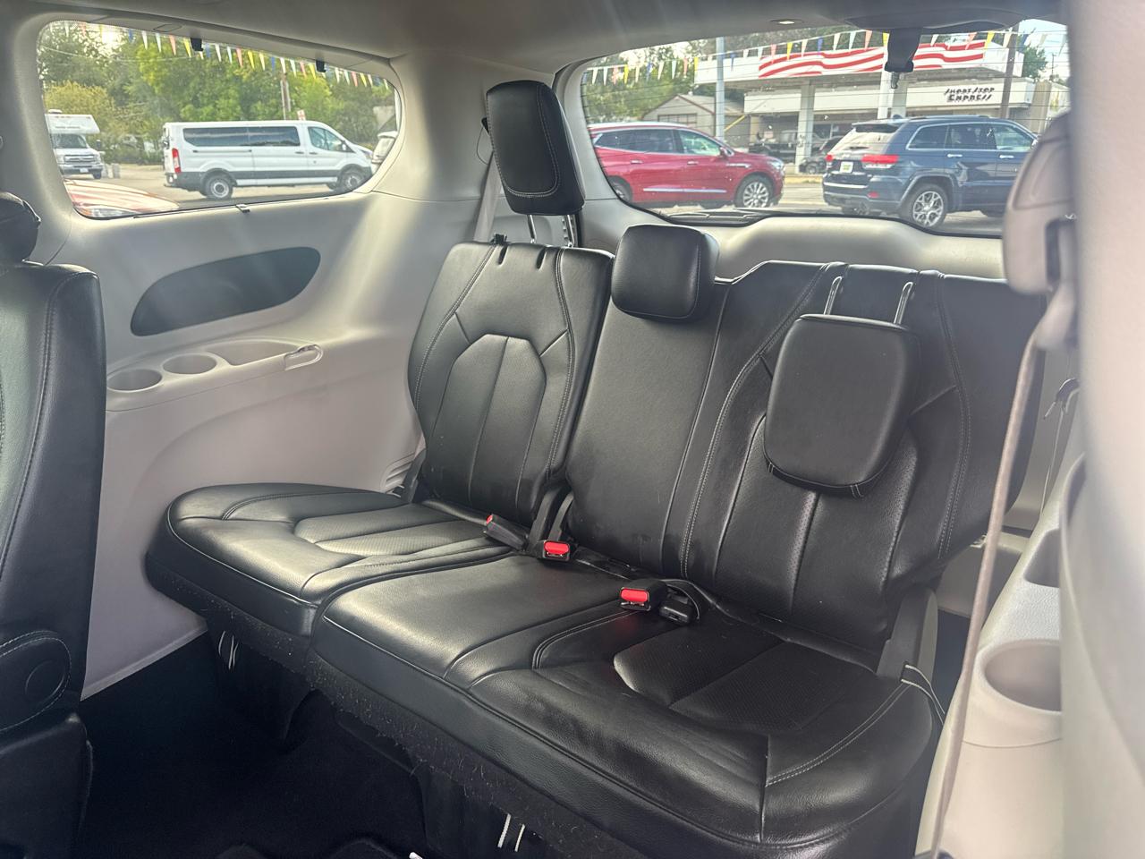 Chrysler Pacifica Touring L FWD 2022