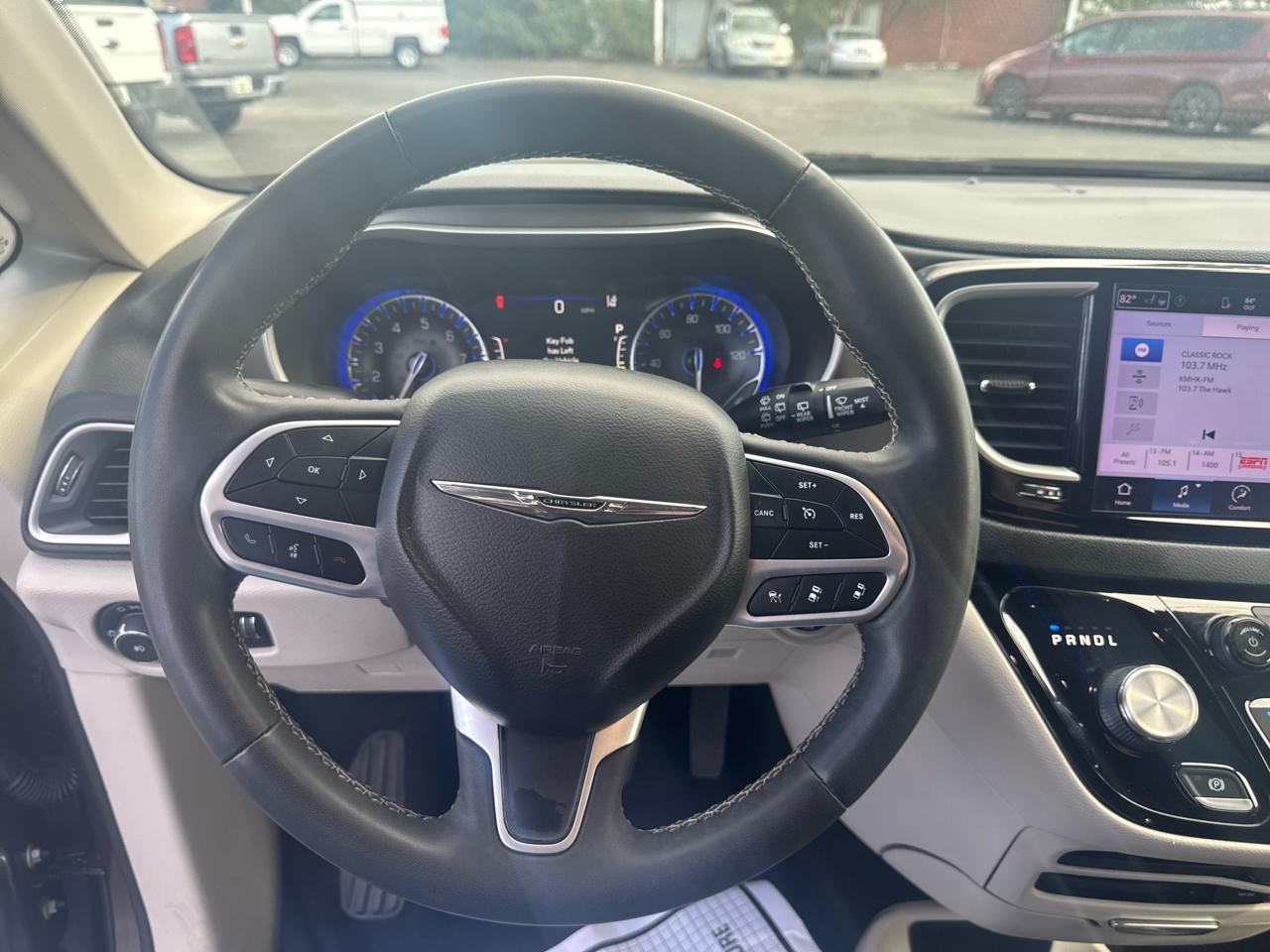 Chrysler Pacifica Touring L FWD 2022