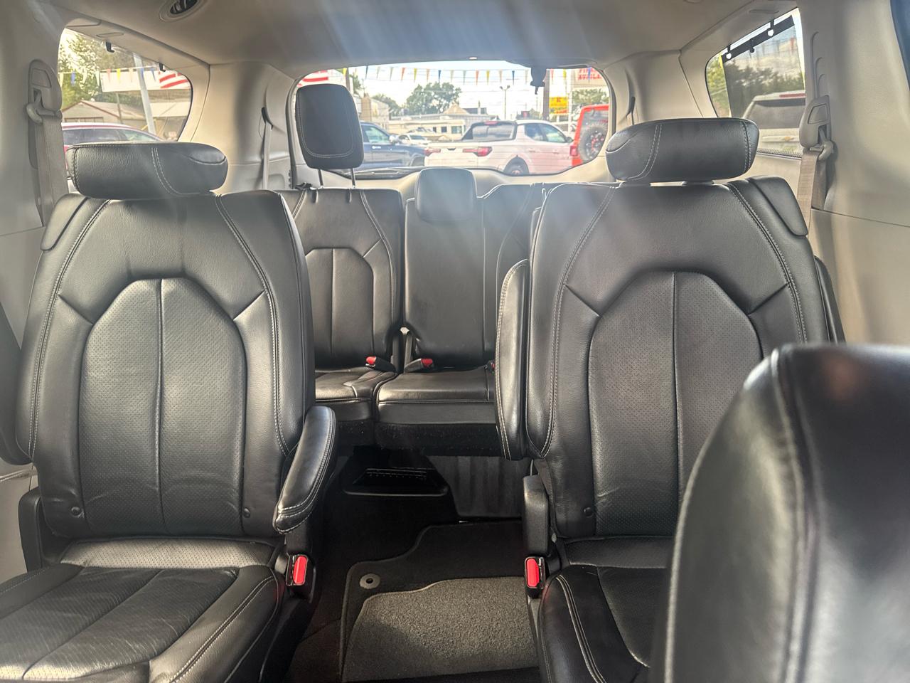 Chrysler Pacifica Touring L FWD 2022