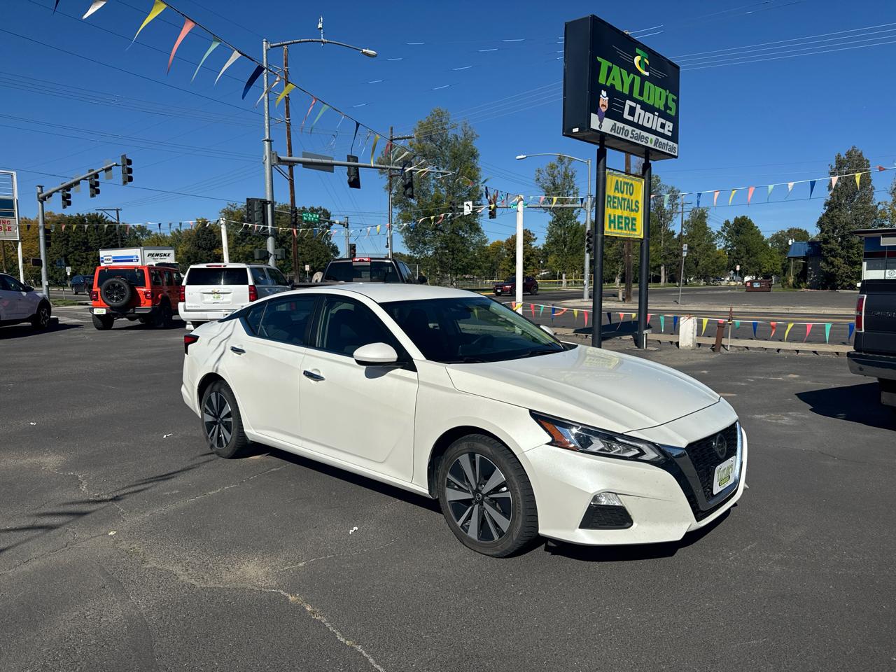 2022 Nissan Altima 2.5 SV AWD Sedan