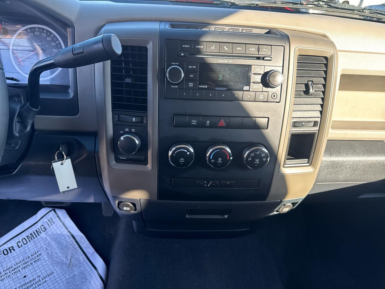RAM 1500 4WD Quad Cab 140.5" ST 2011