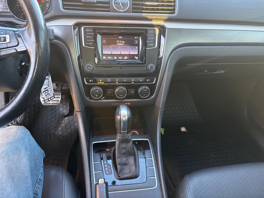 Volkswagen Passat  2016