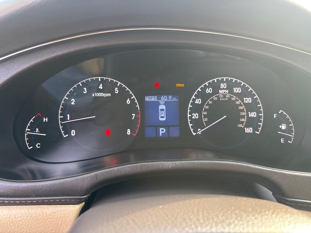 Hyundai Genesis  2011