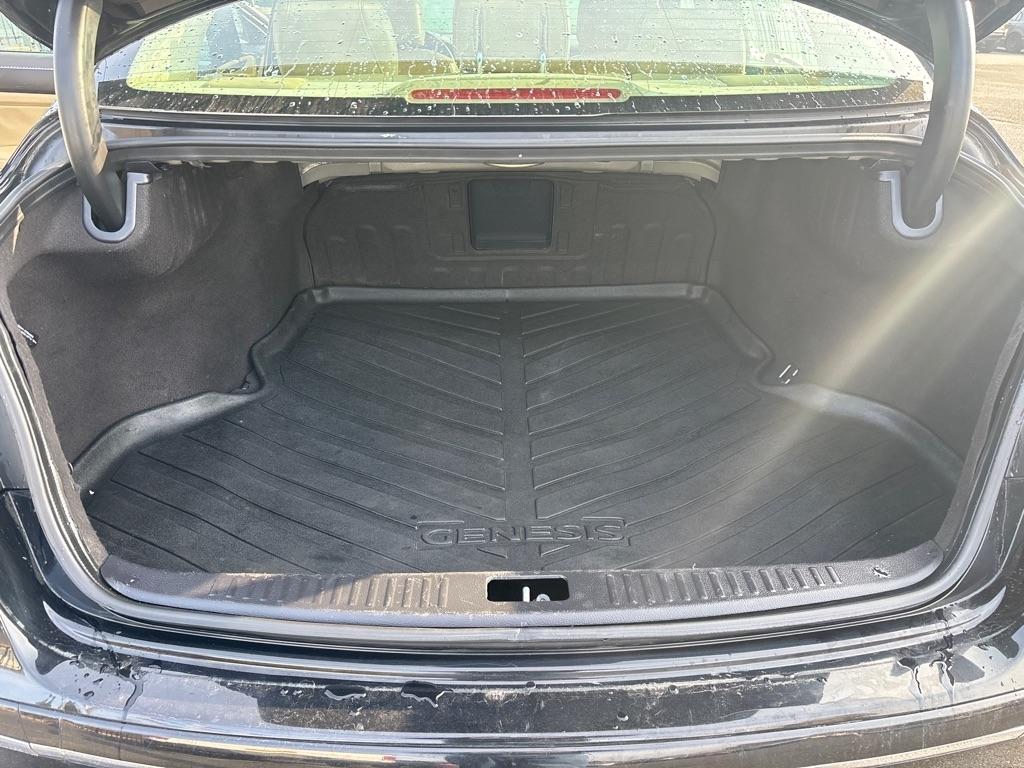 Hyundai Genesis  2011