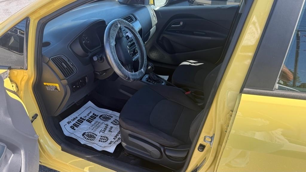 Kia Rio  2016
