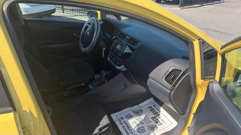 Kia Rio  2016