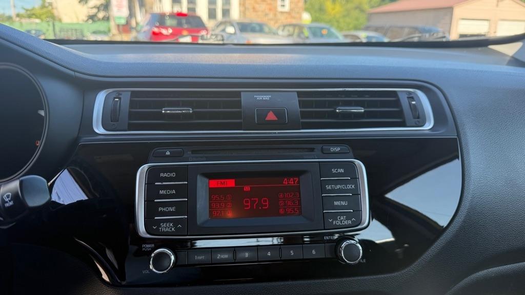 Kia Rio  2016